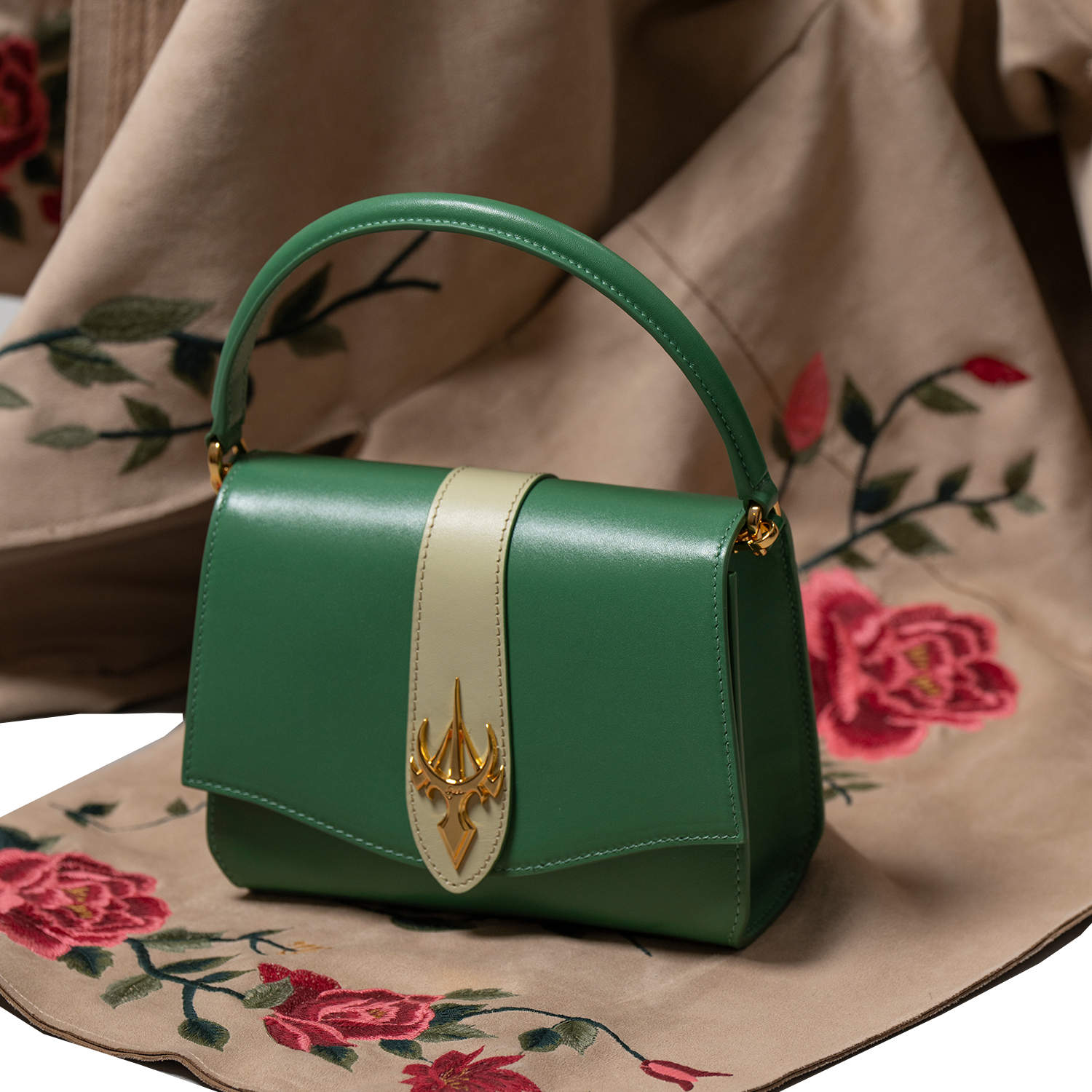 أرام الأخضر و الاخضر الفاتح